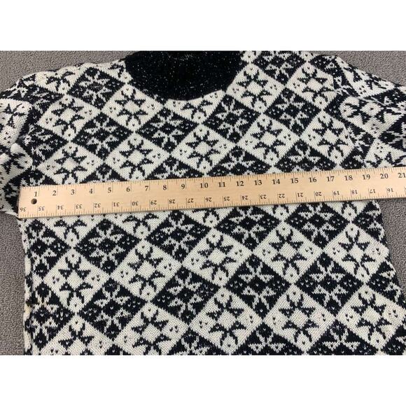 Vintage American Pride Sweater Women M Black Snowflake Pattern Metallic Silver - Picture 5 of 7